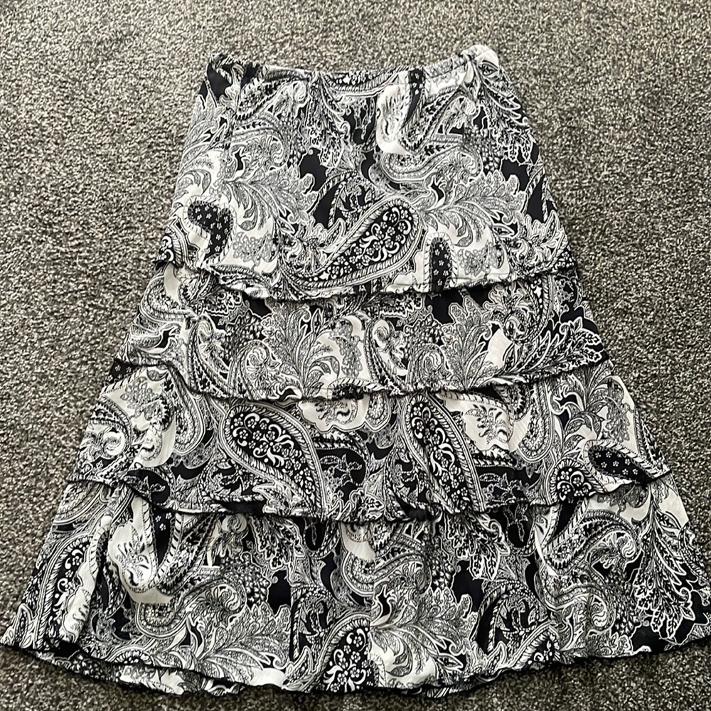 Women skirt. Brand new, no tags